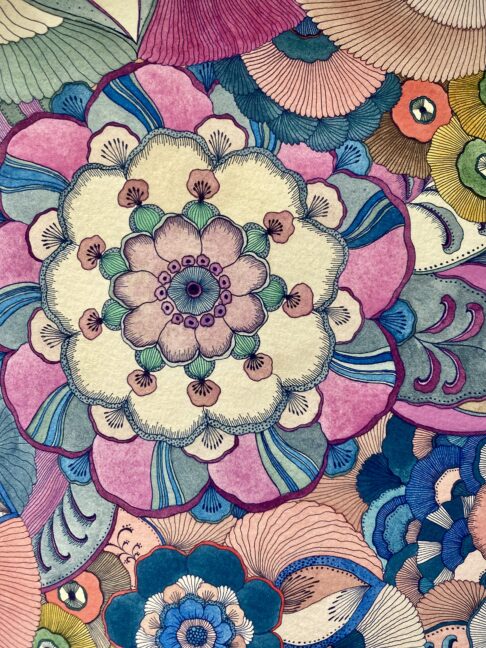 Line-drawn flowers by Keiko Yanagisawa.