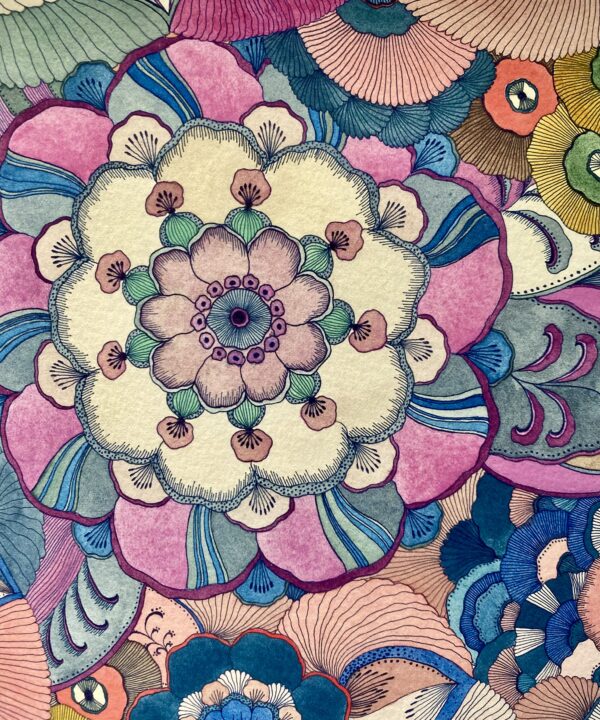 Line-drawn flowers by Keiko Yanagisawa.