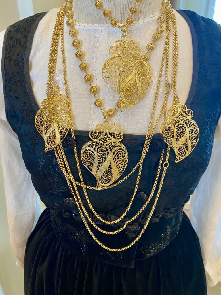 The 'heart of Viana' motif is seen on much of the traditional, filligree jewellery that is traditionally made and worn in the Minho region of northern Portugal.