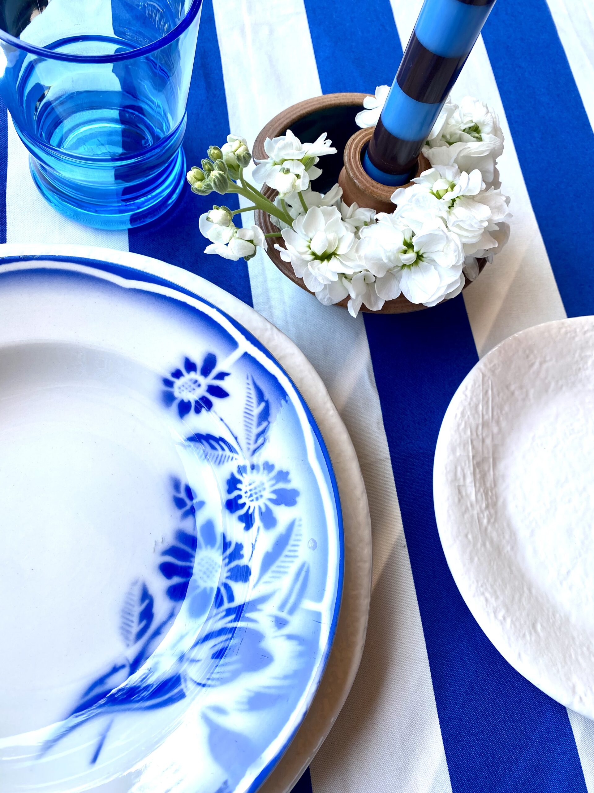 French bowls with vintage floral Designs By Origin