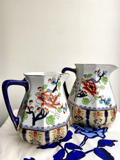 A pair of pretty jugs for flowers. These vintage, ceramic jugs in the Losolware 'Shanghai' design date from the late 19th century to the