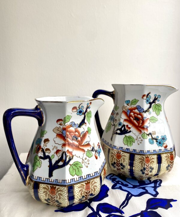 A pair of pretty jugs for flowers. These vintage, ceramic jugs in the Losolware 'Shanghai' design date from the late 19th century to the